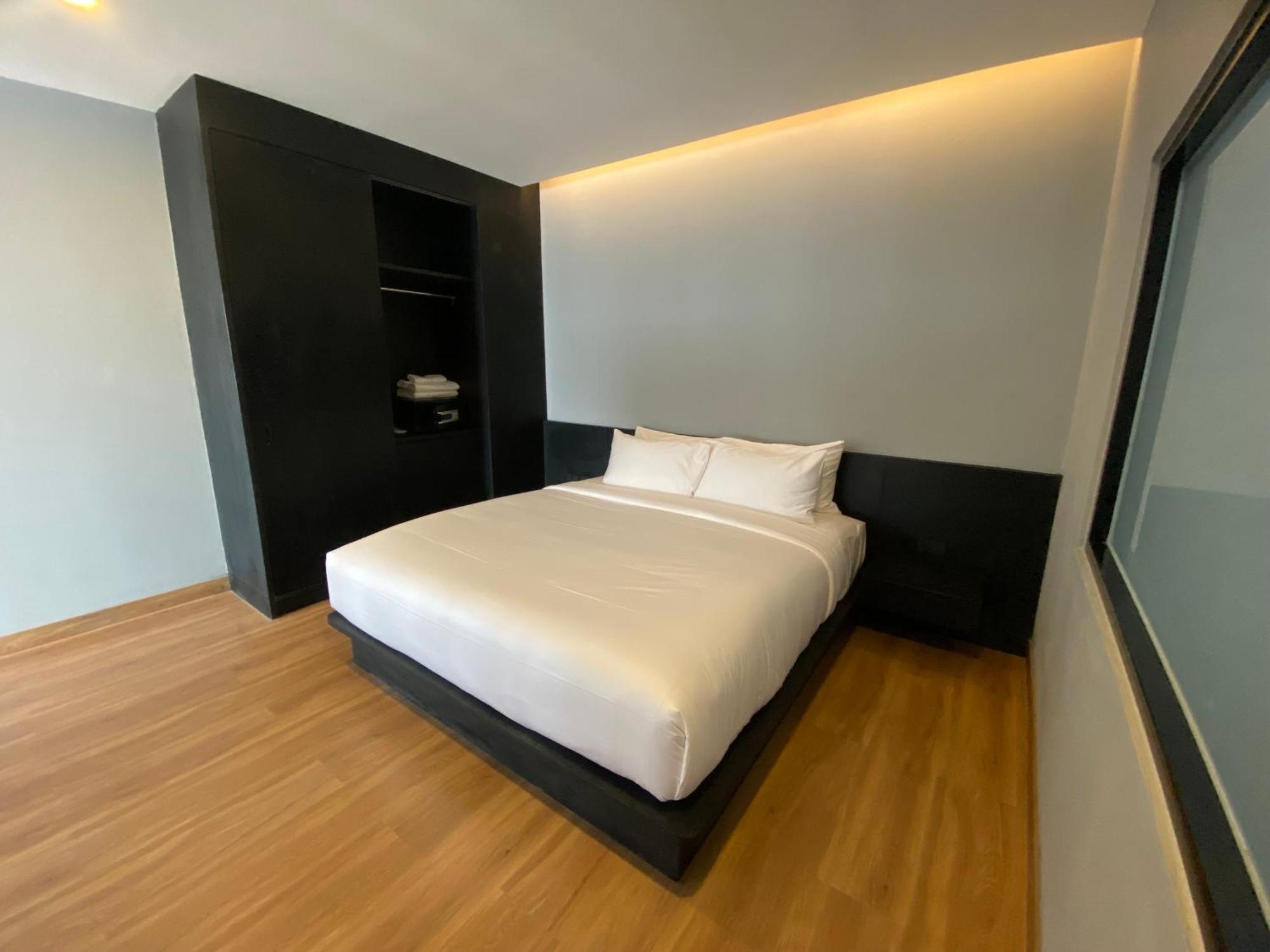 Bb Hotel Саванакет Екстериор снимка