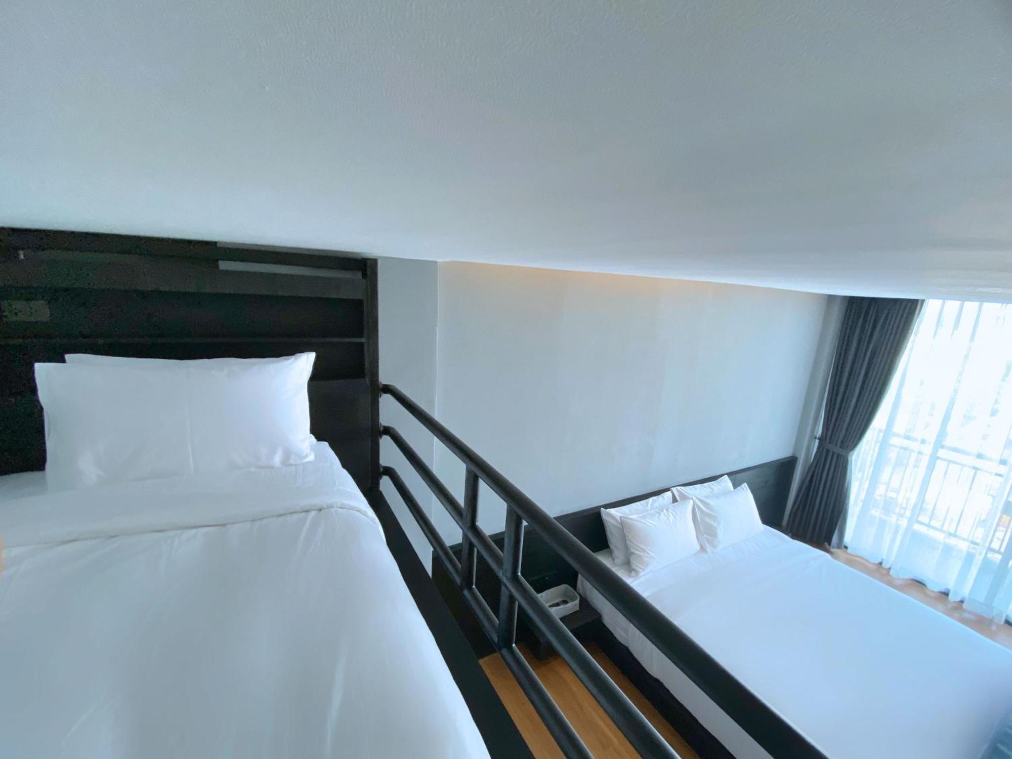 Bb Hotel Саванакет Екстериор снимка