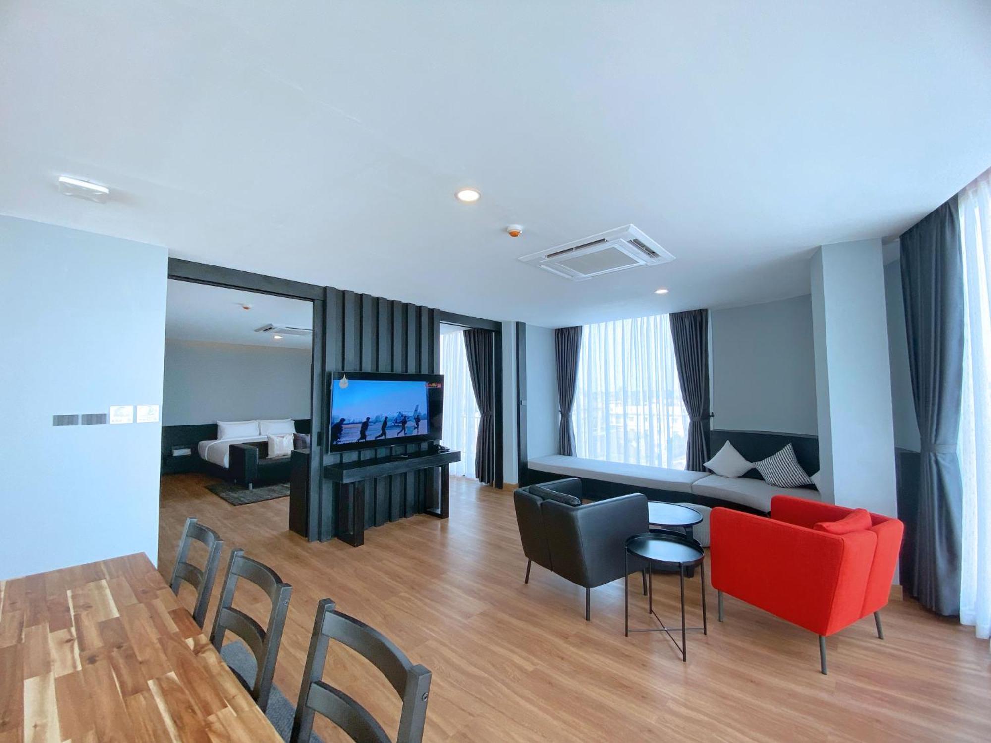 Bb Hotel Саванакет Екстериор снимка